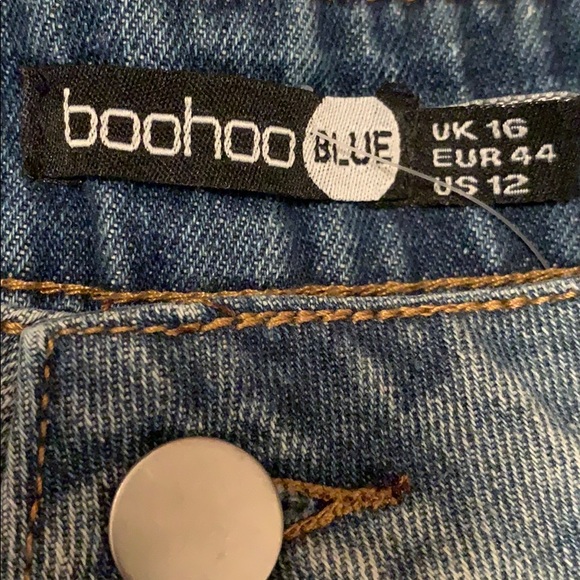 Plus Fray Hem Cheeky Denim Short - Picture 5 of 7